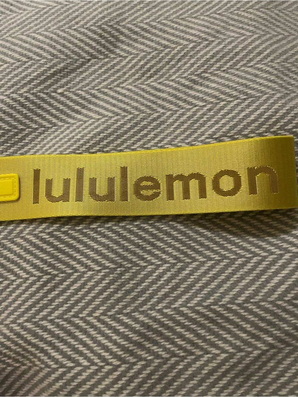 NWT: Sold-Out $20 LULULEMON Never Lost Keychain — Dark Gold, Melrose Tan, Silver - Picture 5 of 6